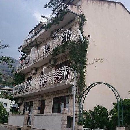 Apartmani Tina Podgora Exterior foto